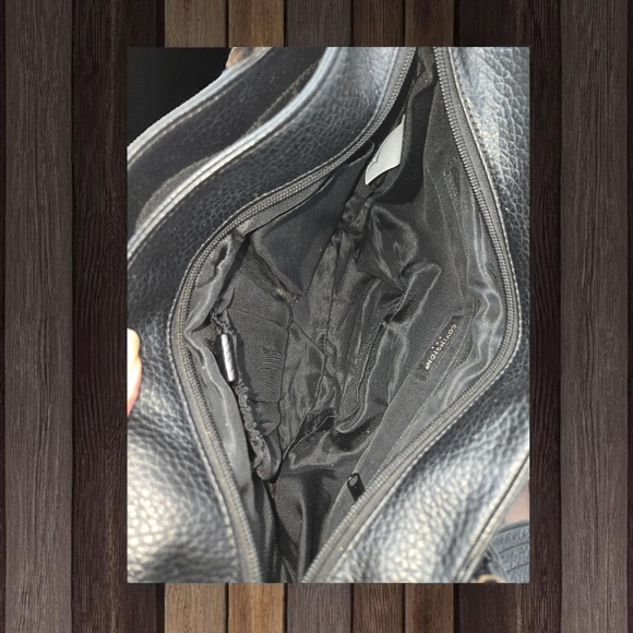 Vintage Covington Black Leather Shoulder Bag Scallop Front Pocket - Picture 9 of 15